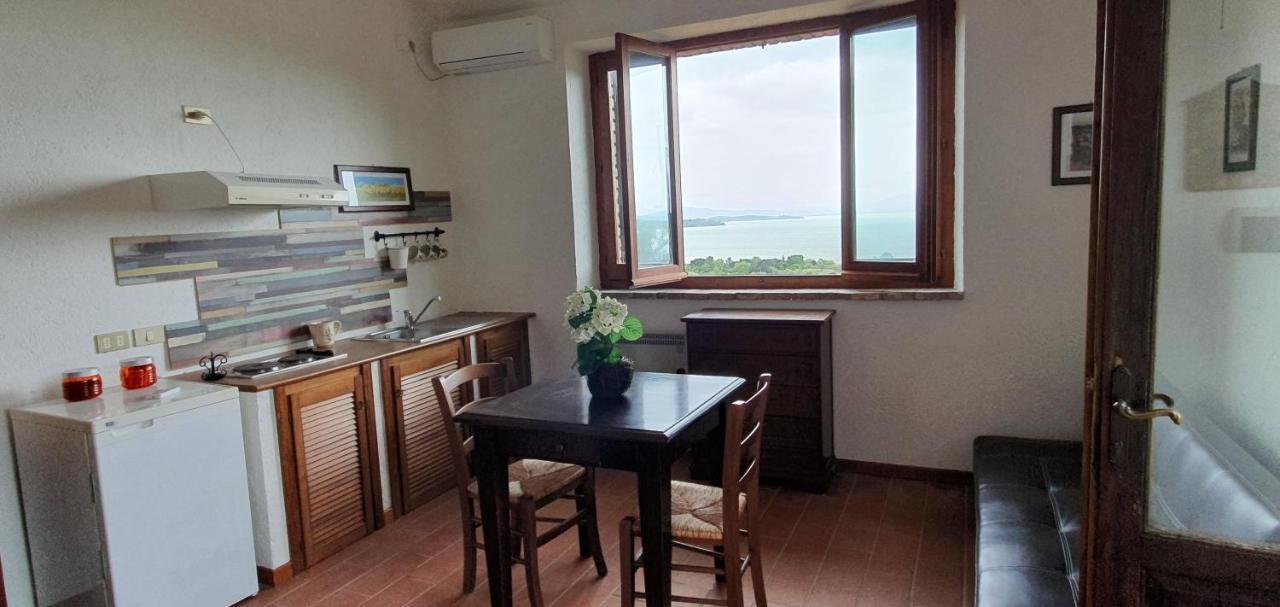 Poloturisticoumbria Rustico Con Piscina Vista Lago Passignano sul Trasimeno Luaran gambar